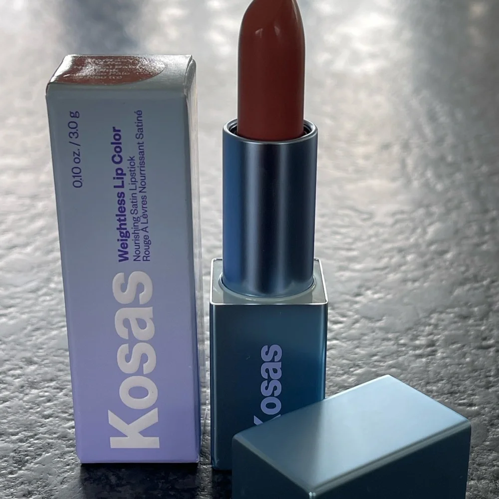 Kosas Weightless Lip Color Nourishing Satin Lipstick Fantasy Life neut baby pink